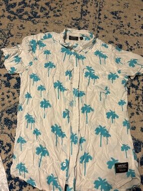 WESC White Short-Sleeve Button-Down Shirt with Teal Palm Print